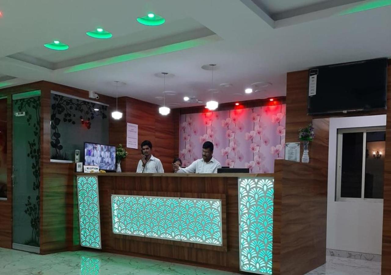Hotel Sai Sk Palace Ширді Екстер'єр фото